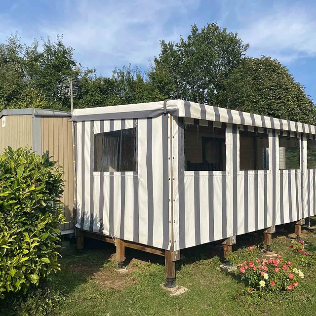 Photo d'un emplacement à l'année pour mobil-home